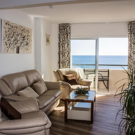 Beachfront In With Sea Views Apartamento
