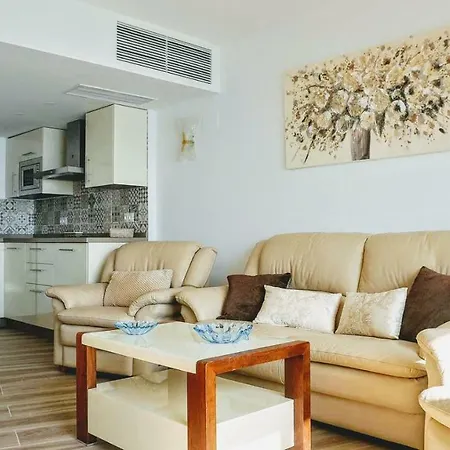 Beachfront In With Sea Views Apartamento *